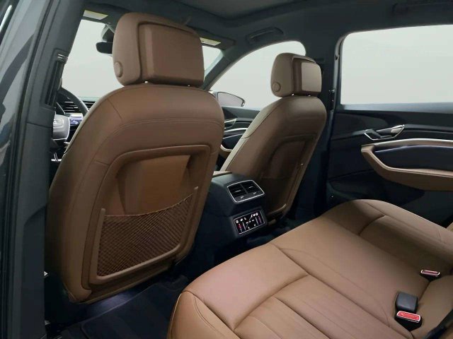 Used 2024 Audi Q8 e-tron Premium Plus w/ Premium Plus Package AWD/4WD image 21