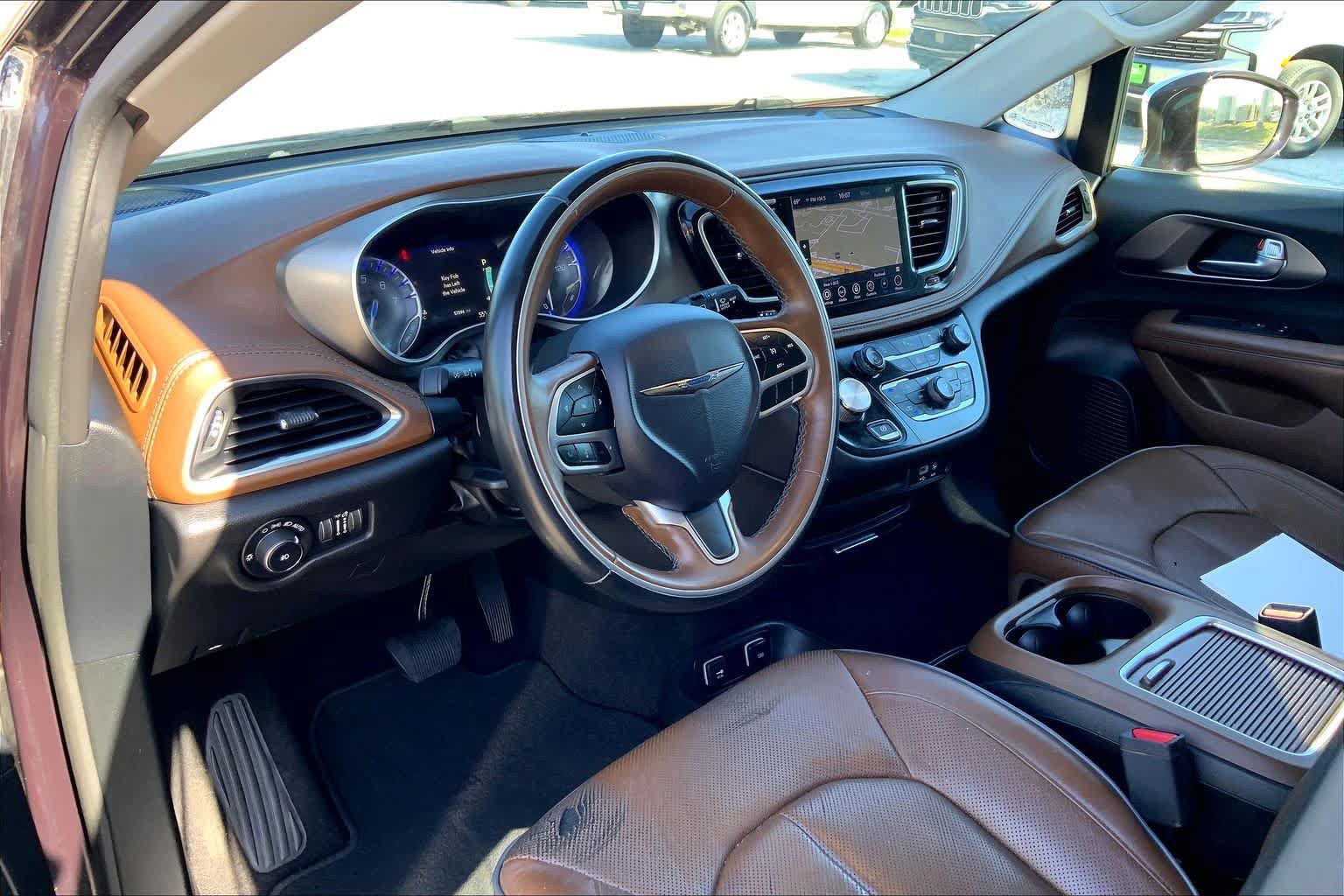 Used 2019 Chrysler Pacifica Limited FWD image 23