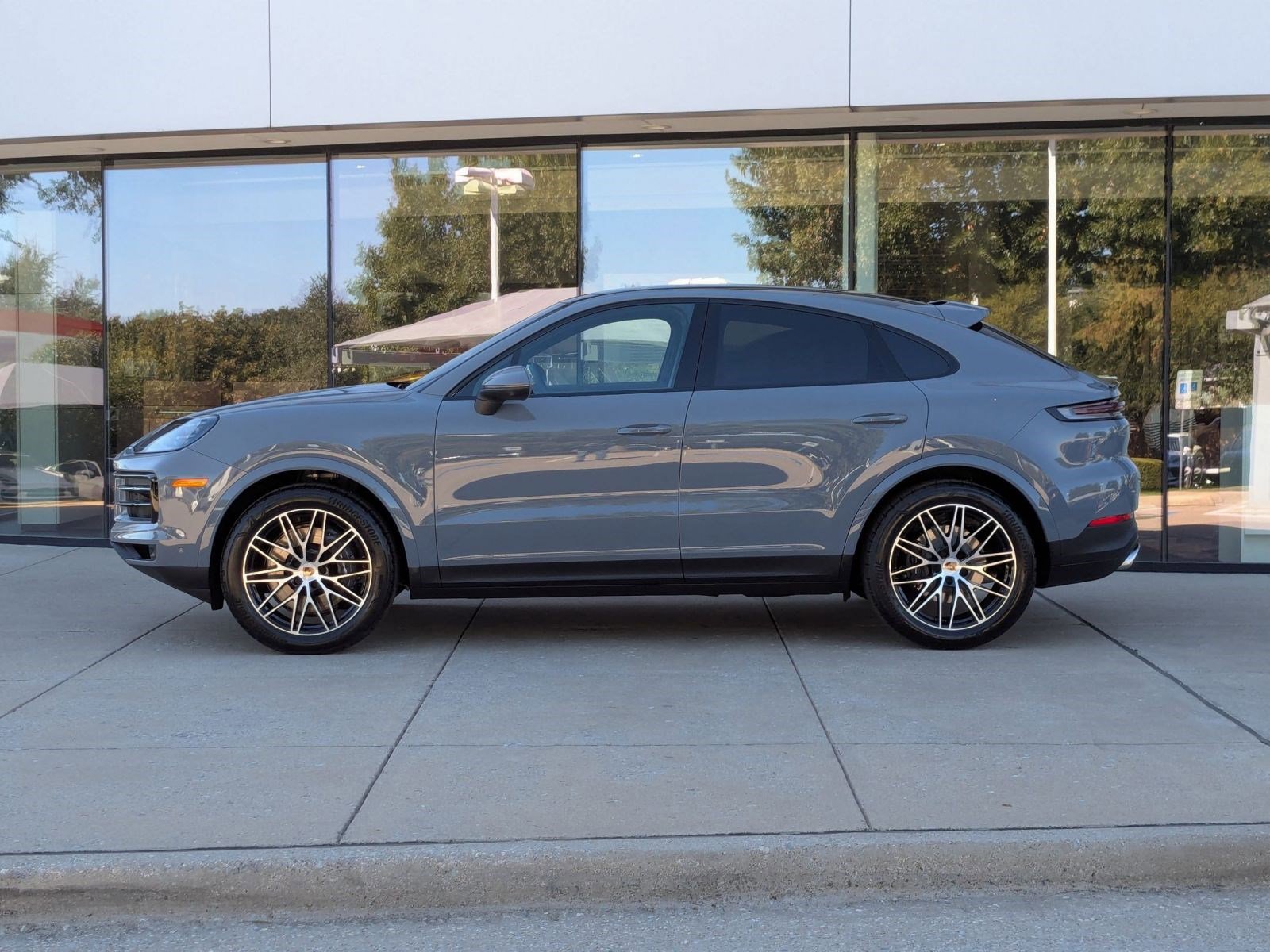 New 2026 Porsche Cayenne Coupe image 2