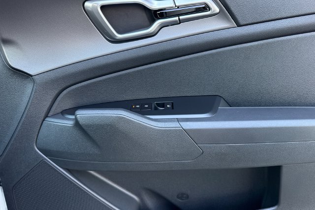 New 2027 Kia Sportage LX FWD image 21