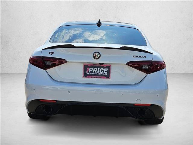 Used 2019 Alfa Romeo Giulia Ti Sport w/ Quick Order Package 22S Sport AWD/4WD image 6