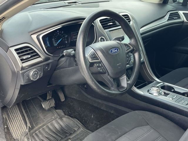 Used 2019 Ford Fusion SE image 12
