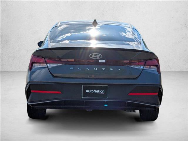 Used 2025 Hyundai Elantra Sport FWD image 8