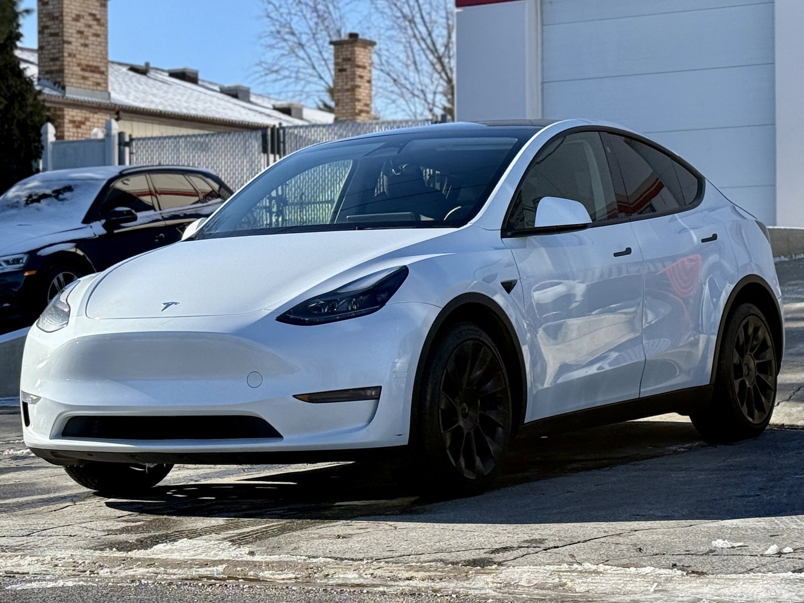 Used 2023 Tesla Model Y Long Range image 3