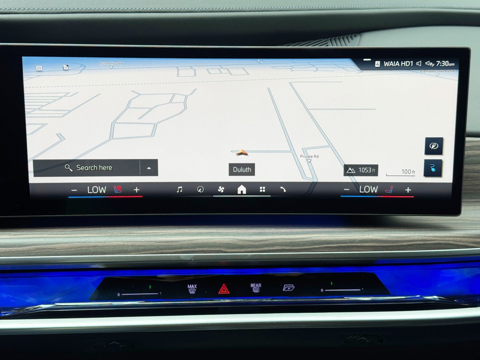 Used 2023 BMW i7 xDrive60 w/ Executive Package 2 AWD/4WD image 27