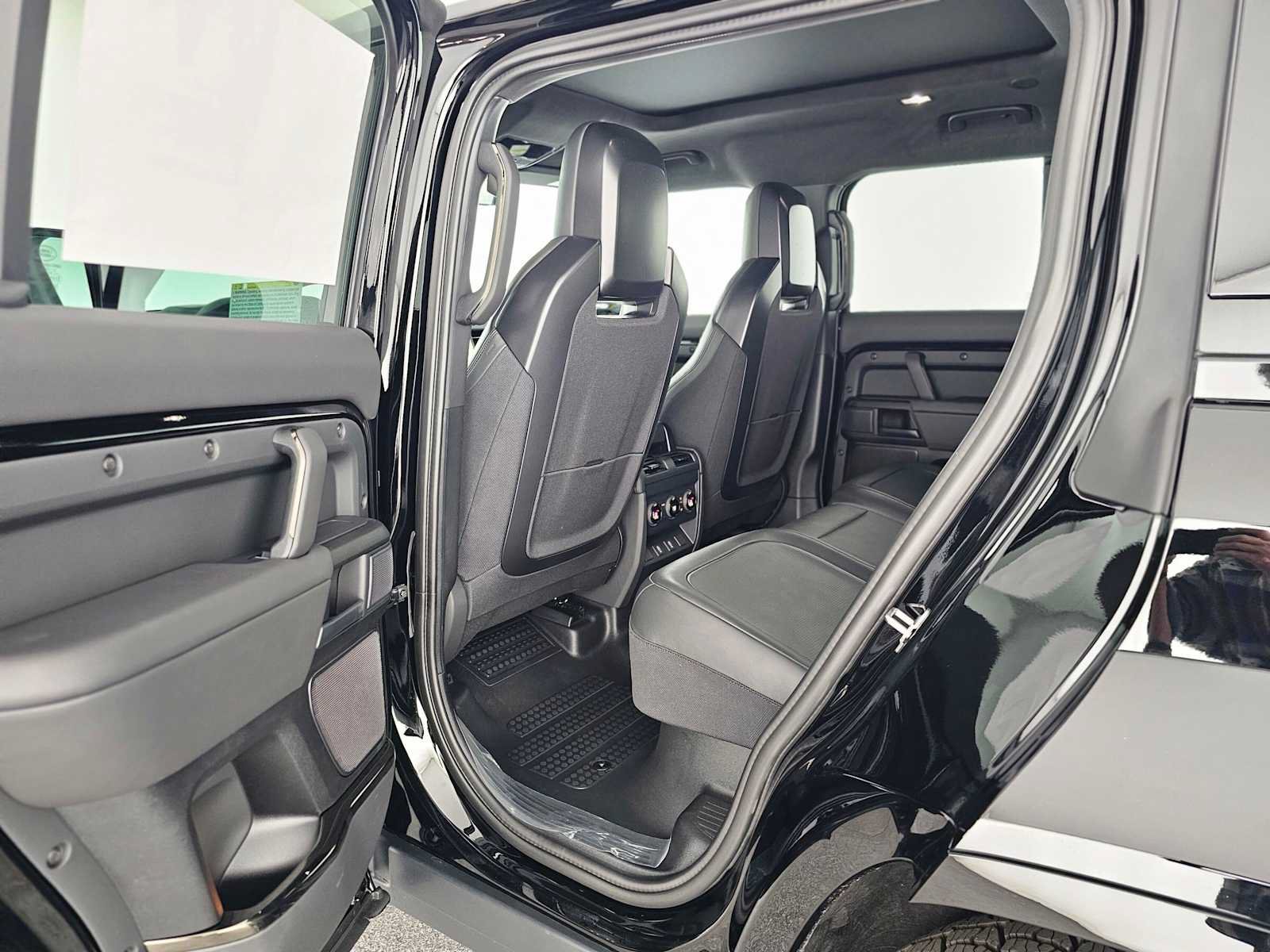 New 2026 Land Rover Defender 110 OCTA AWD/4WD image 15