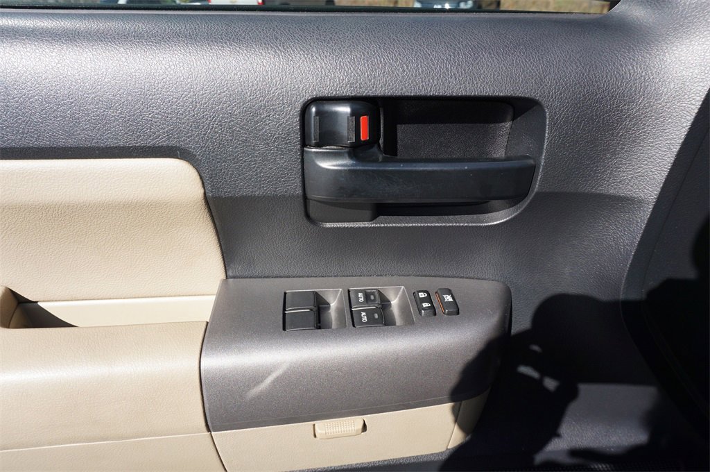 Used 2013 Toyota Sequoia SR5 image 3
