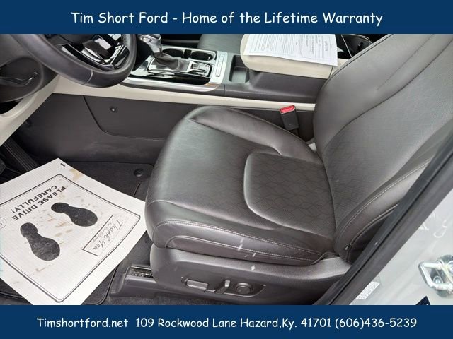 Used 2024 Kia Carnival EX image 13