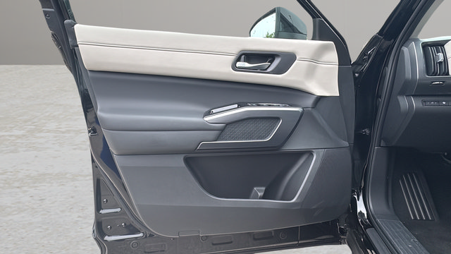 New 2026 Nissan Pathfinder SL AWD/4WD image 12