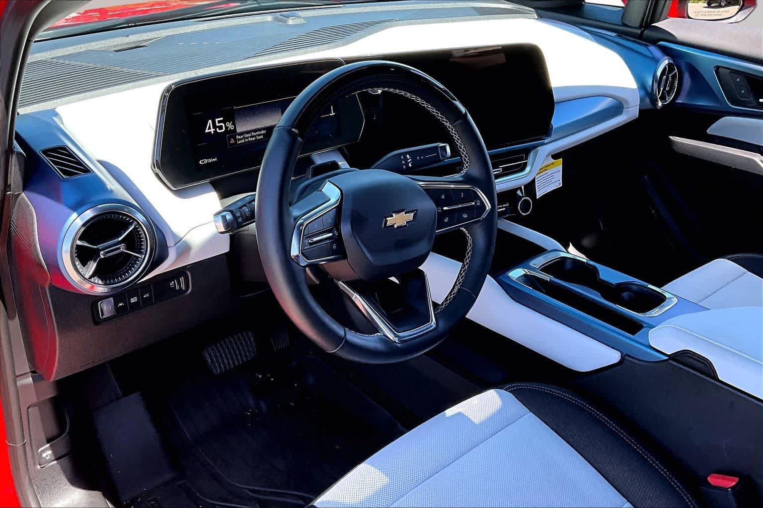 Used 2024 Chevrolet Equinox EV LT w/ Active Safety Package 3 FWD image 17