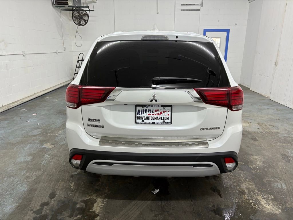 Used 2019 Mitsubishi Outlander ES image 4