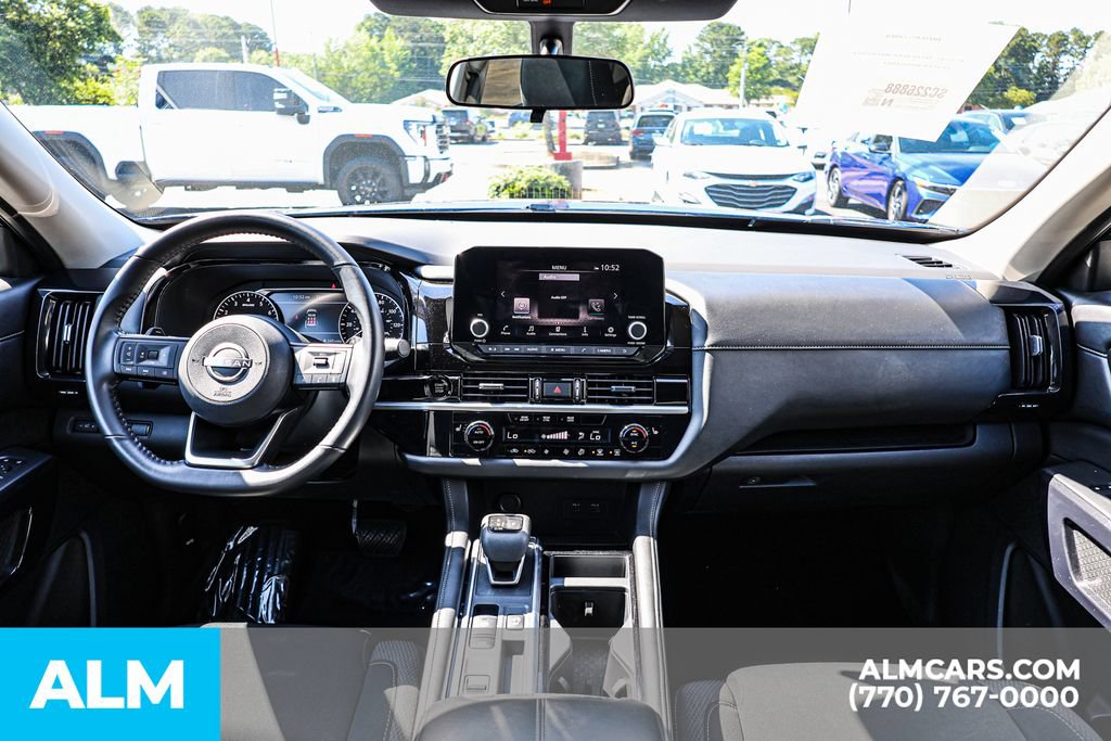 Used 2025 Nissan Pathfinder SV FWD image 31
