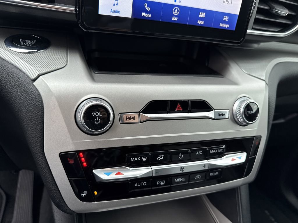 Used 2022 Ford Explorer XLT w/ Equipment Group 202A image 31