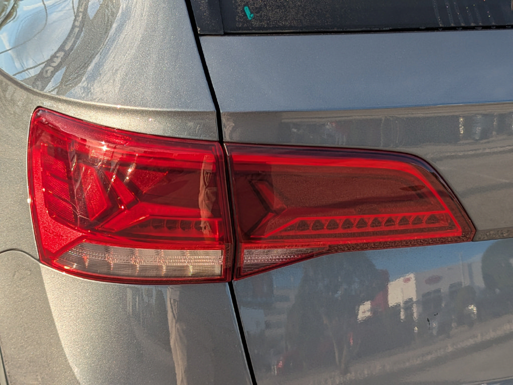 Certified 2023 Volkswagen Taos SE w/ Panoramic Sunroof Package FWD image 9