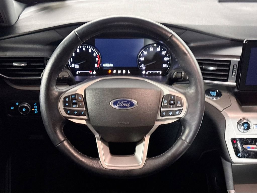 Used 2022 Ford Explorer XLT w/ Equipment Group 202A AWD/4WD image 13