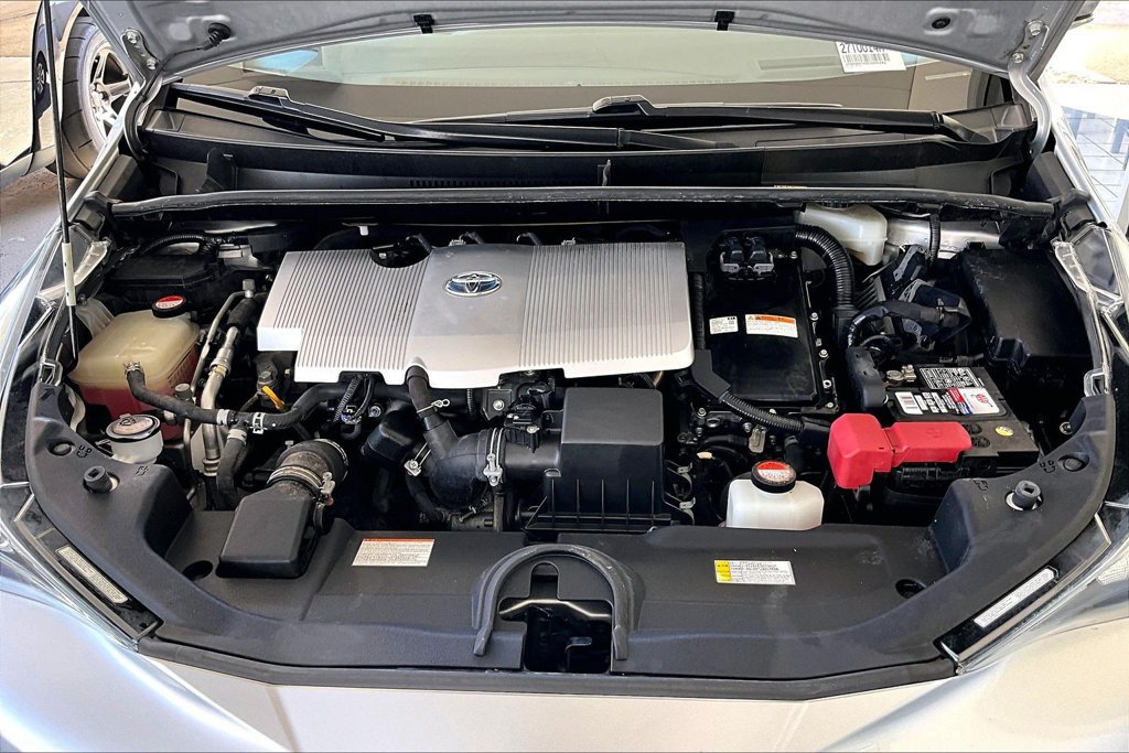 Used 2016 Toyota Prius Four w/ Advanced Technology Package FWD image 30