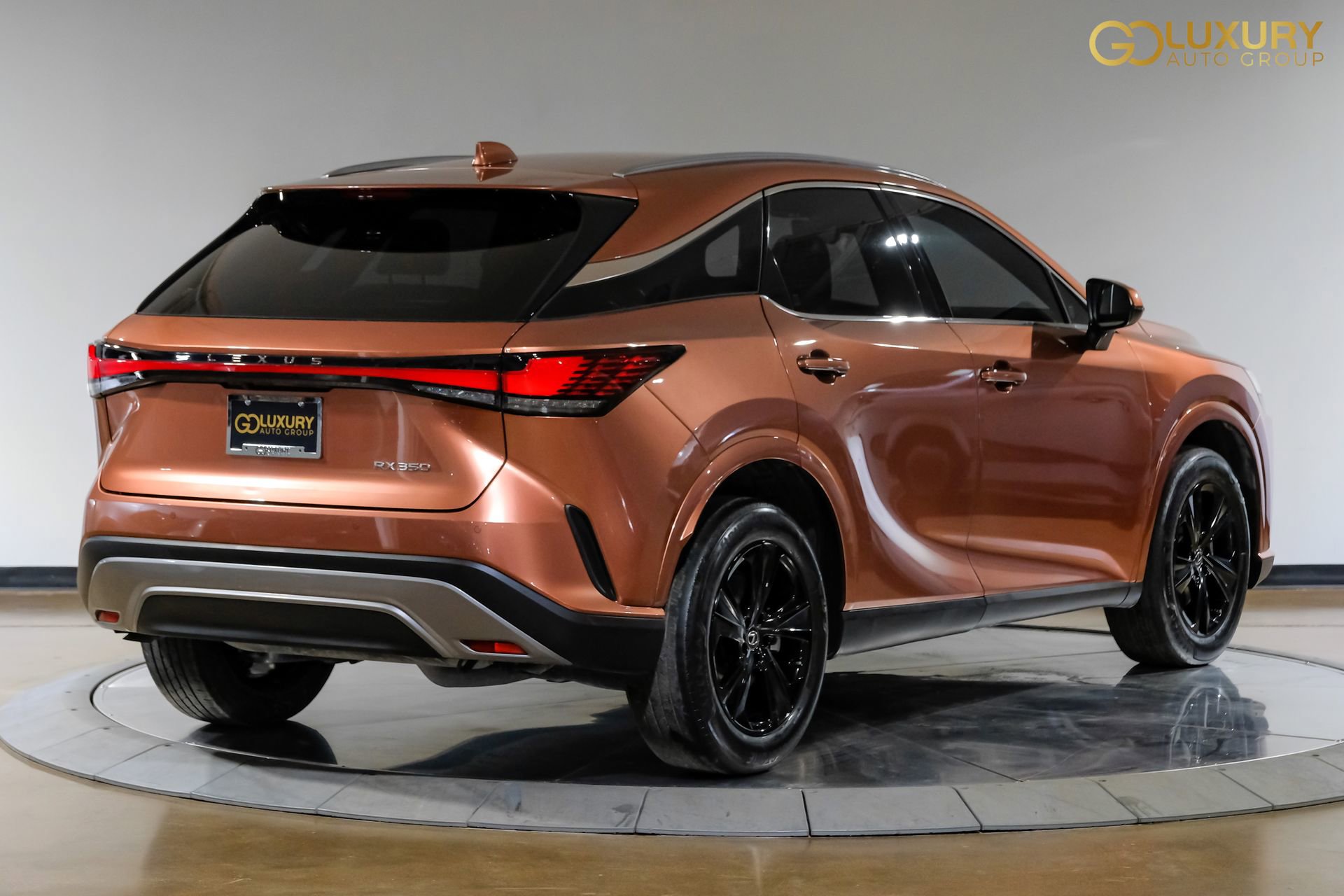 Used 2024 Lexus RX 350 Premium w/ Accessory Package (Z1) FWD image 10