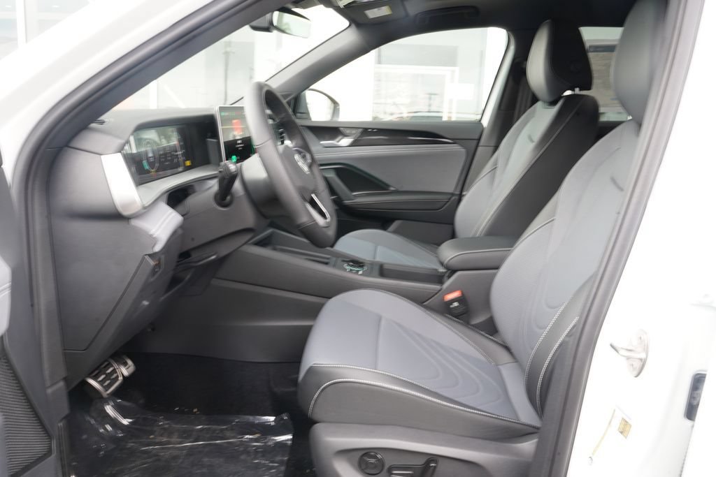 New 2026 Volkswagen Tiguan SE R-Line FWD image 6