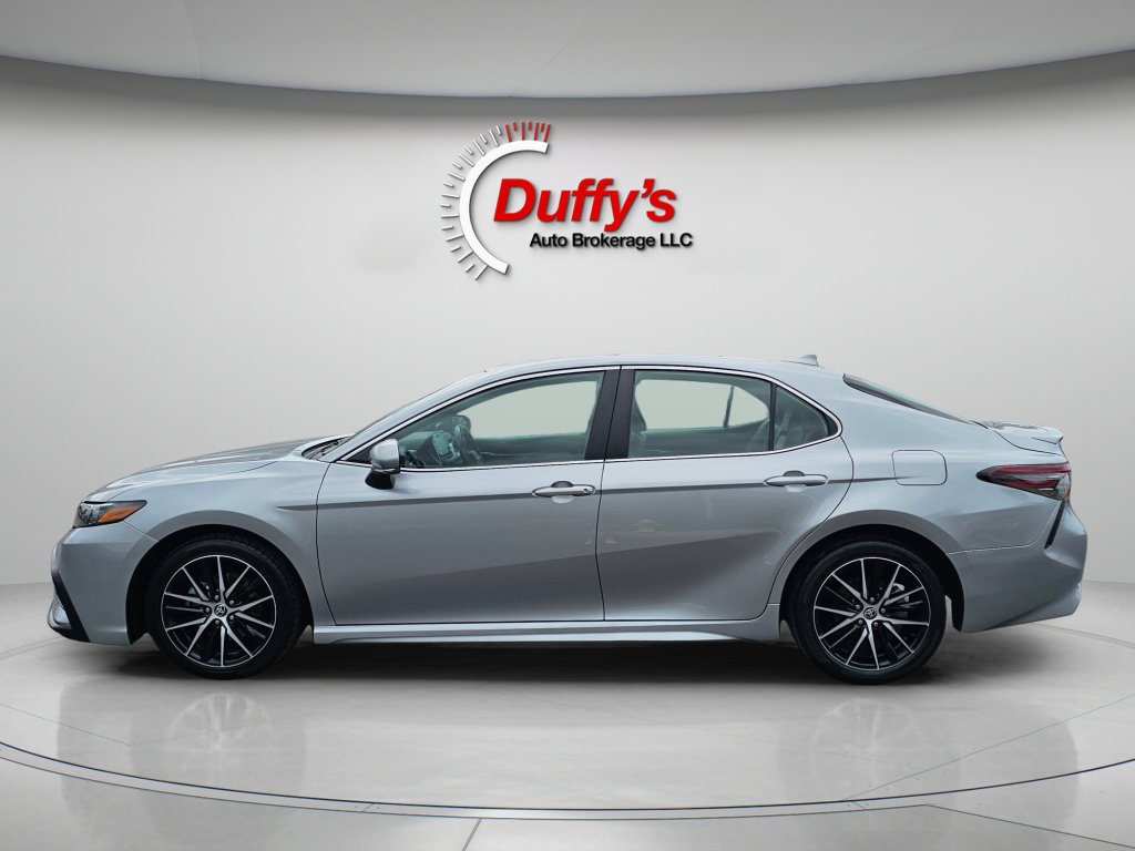 Used 2023 Toyota Camry SE image 14