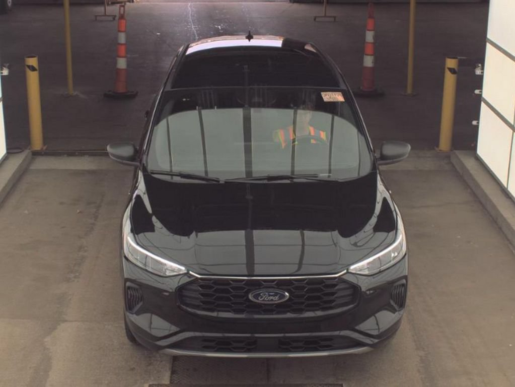 Used 2024 Ford Escape ST-Line w/ Tech Pack #1 AWD/4WD image 3
