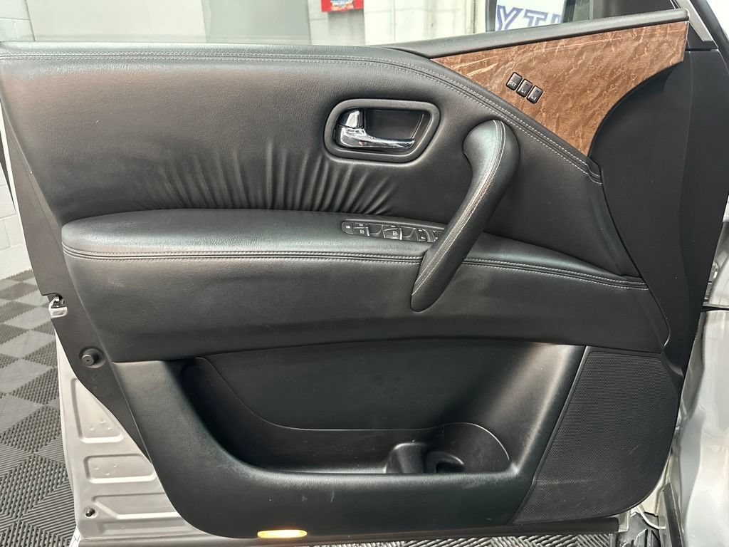 Used 2017 INFINITI QX80 4WD image 16