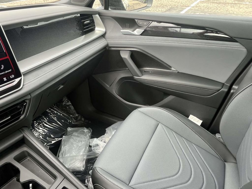 New 2026 Volkswagen Tiguan SE R-Line AWD/4WD image 27