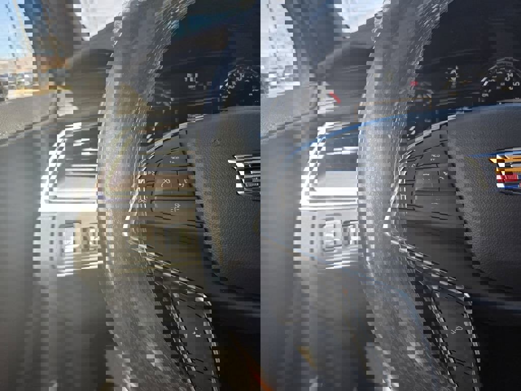 New 2026 Cadillac XT5 Luxury image 18