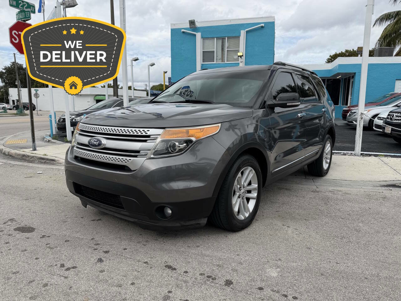 Used 2014 Ford Explorer XLT FWD image 2