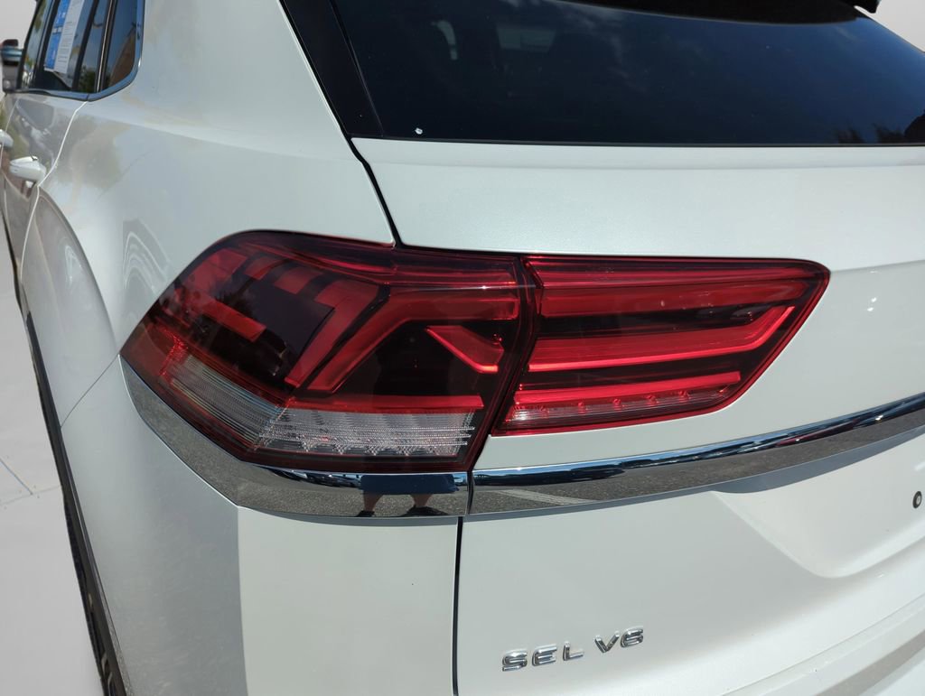 Used 2022 Volkswagen Atlas Cross Sport SEL Premium R-Line AWD/4WD image 44