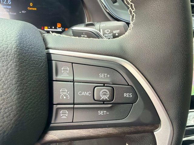 New 2026 Jeep Grand Cherokee L Limited w/ Limited Altitude Package AWD/4WD image 30