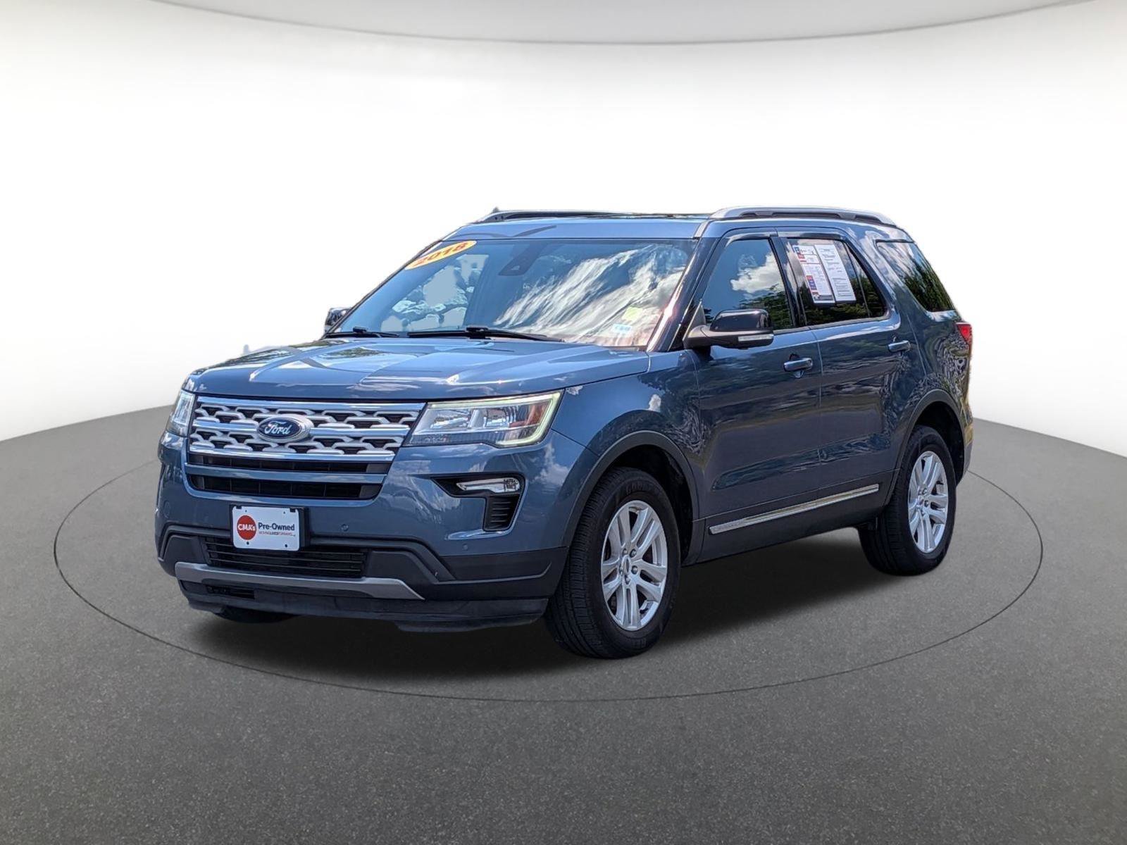 Used 2018 Ford Explorer XLT w/ Equipment Group 202A AWD/4WD image 3