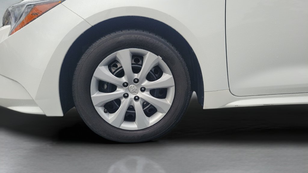 Used 2022 Toyota Corolla LE FWD image 26