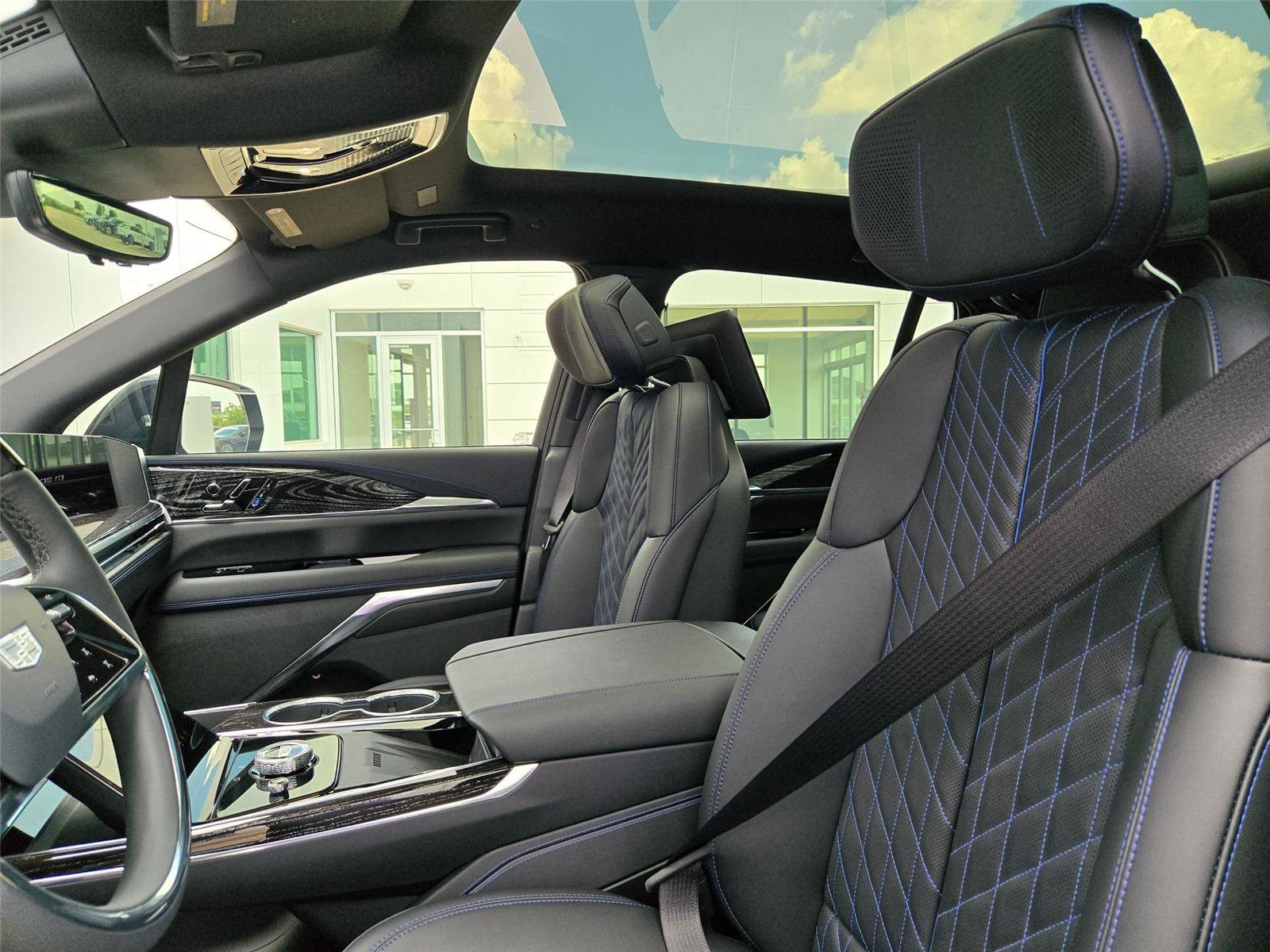 New 2026 Cadillac Escalade IQ Sport 1 w/ LPO, ONYX Package AWD/4WD image 28