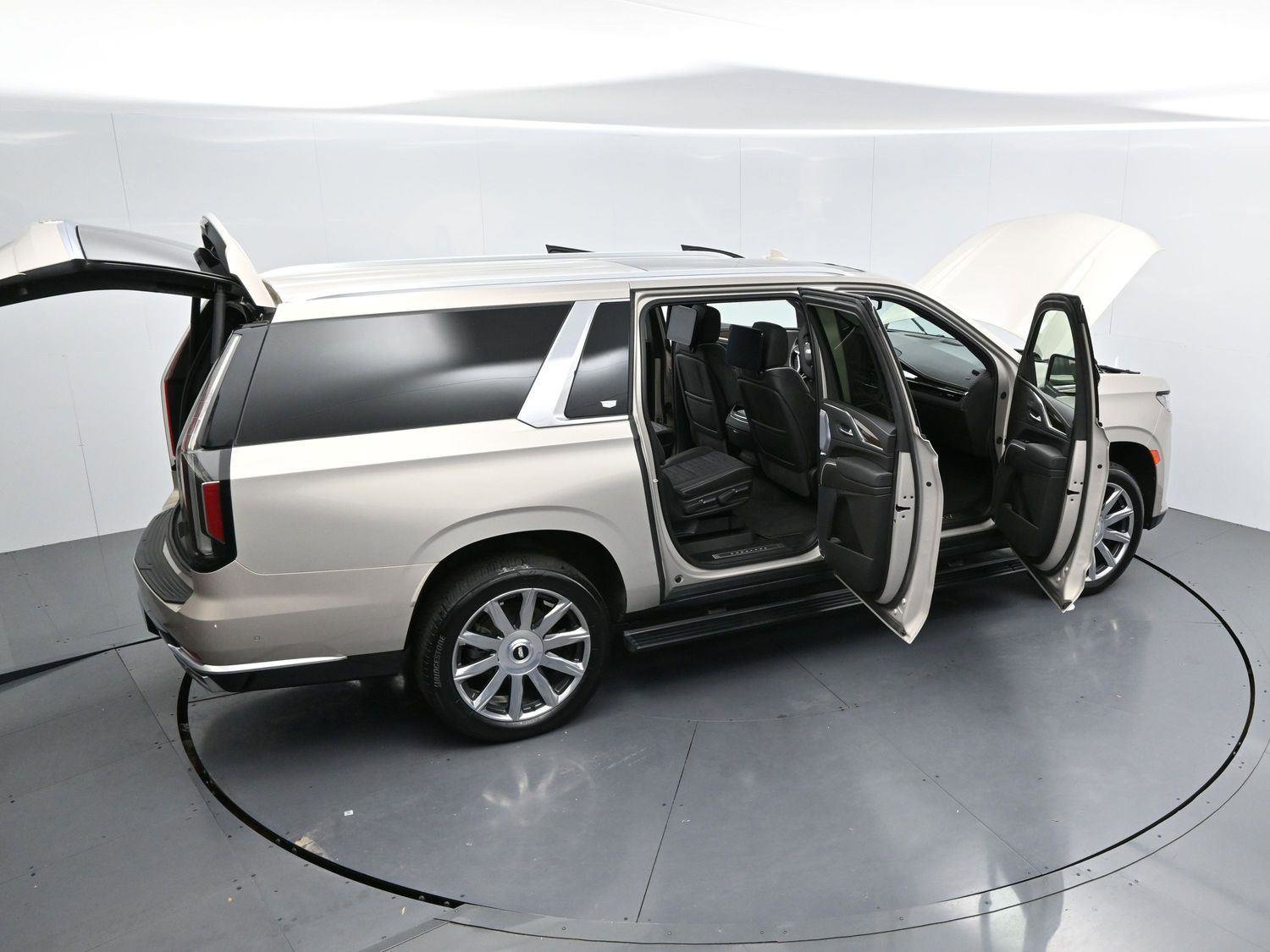 Certified 2024 Cadillac Escalade ESV Premium Luxury Platinum w/ Heavy-Duty Trailer Package image 49