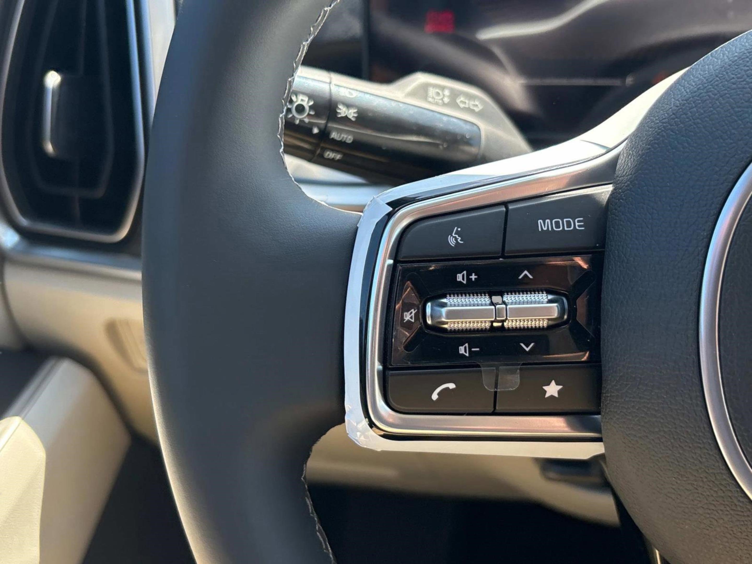 New 2025 Kia Sorento S w/ Panoramic Sunroof Package image 25