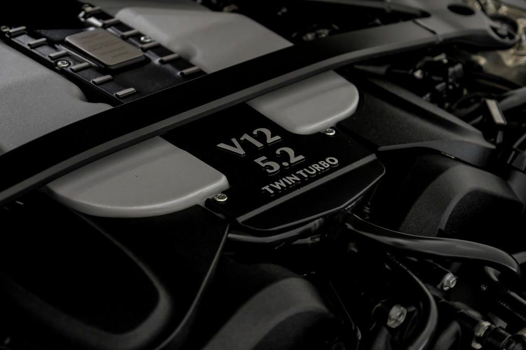 Used 2023 Aston Martin V12 Vantage RWD image 45