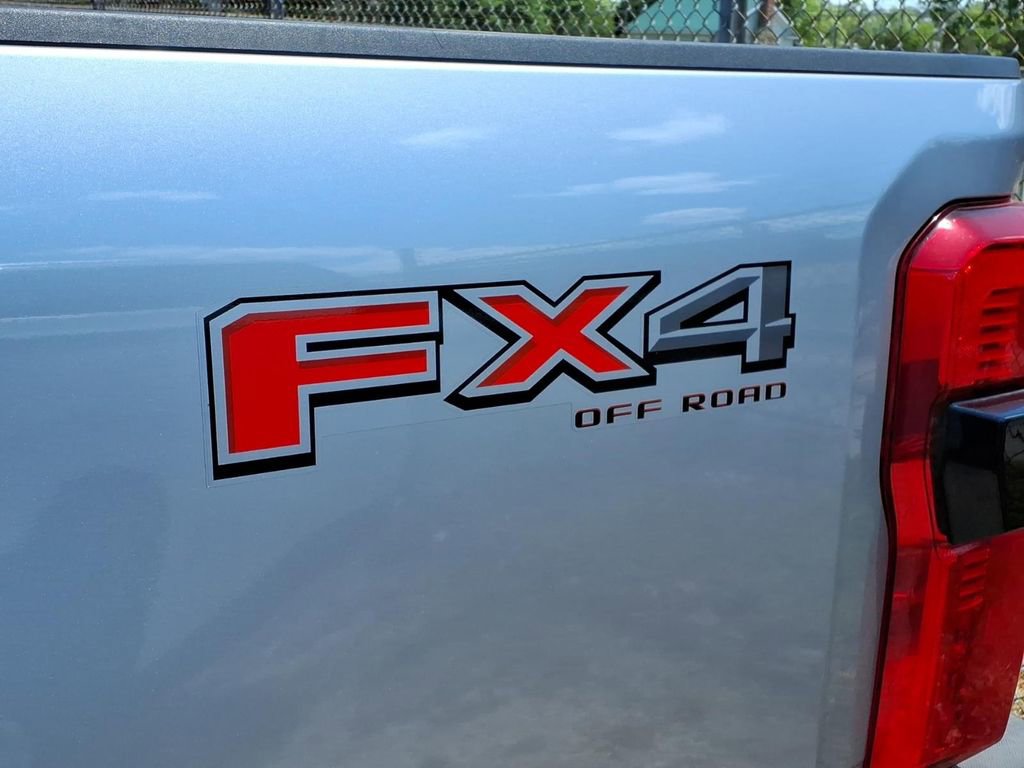 Used 2023 Ford F250 XL w/ STX Appearance Package AWD/4WD image 6