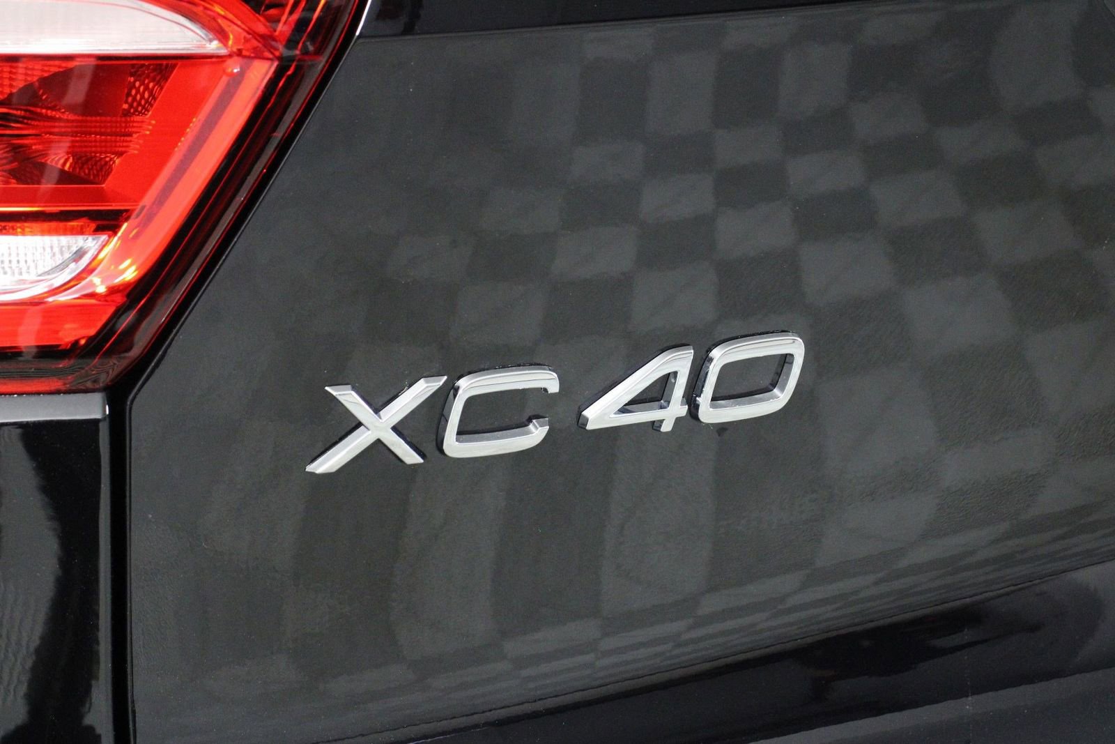 New 2025 Volvo XC40 B5 Core w/ Climate Package image 16