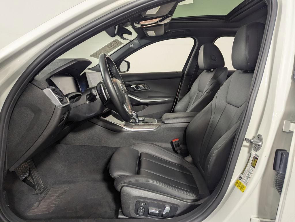 Used 2020 BMW 330i Sedan w/ Convenience Package image 4