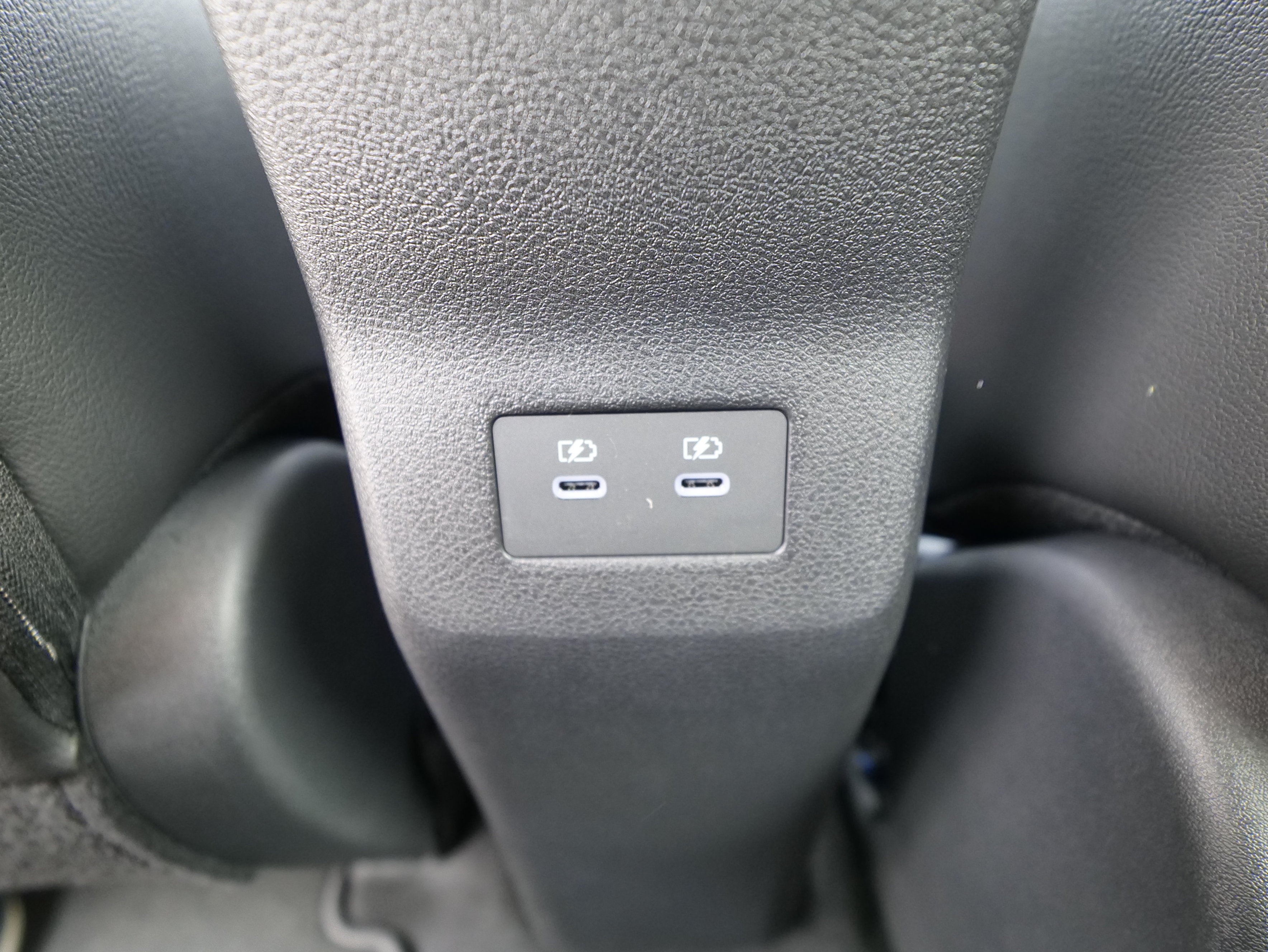 New 2026 Nissan Kicks SR w/ Cold Weather Package AWD/4WD image 16