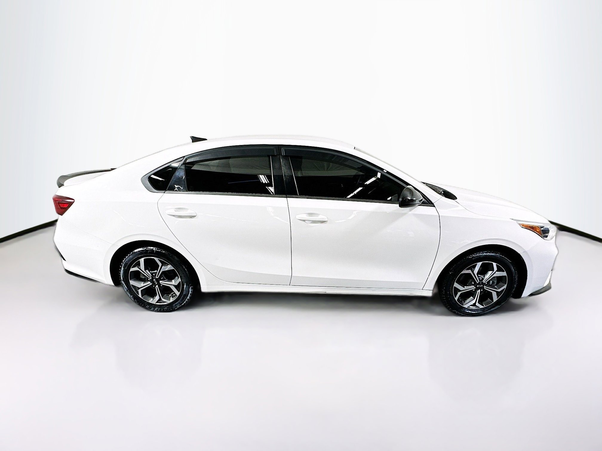 Used 2020 Kia Forte LXS FWD image 2