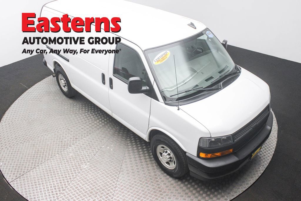 Used 2018 Chevrolet Express 2500 w/ Driver Convenience Package RWD image 3