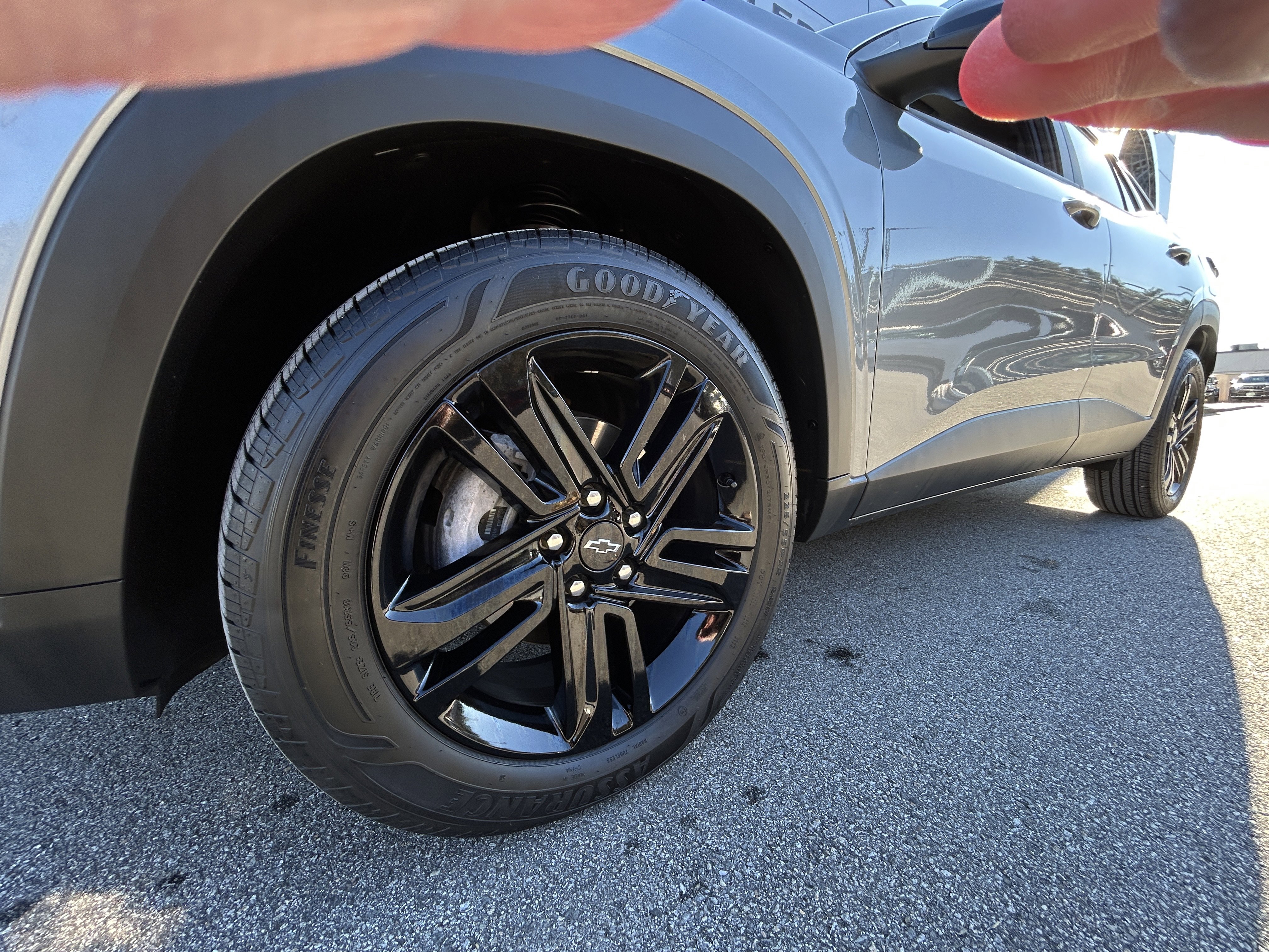 Used 2024 Chevrolet Trax ACTIV w/ Sunroof Package image 18