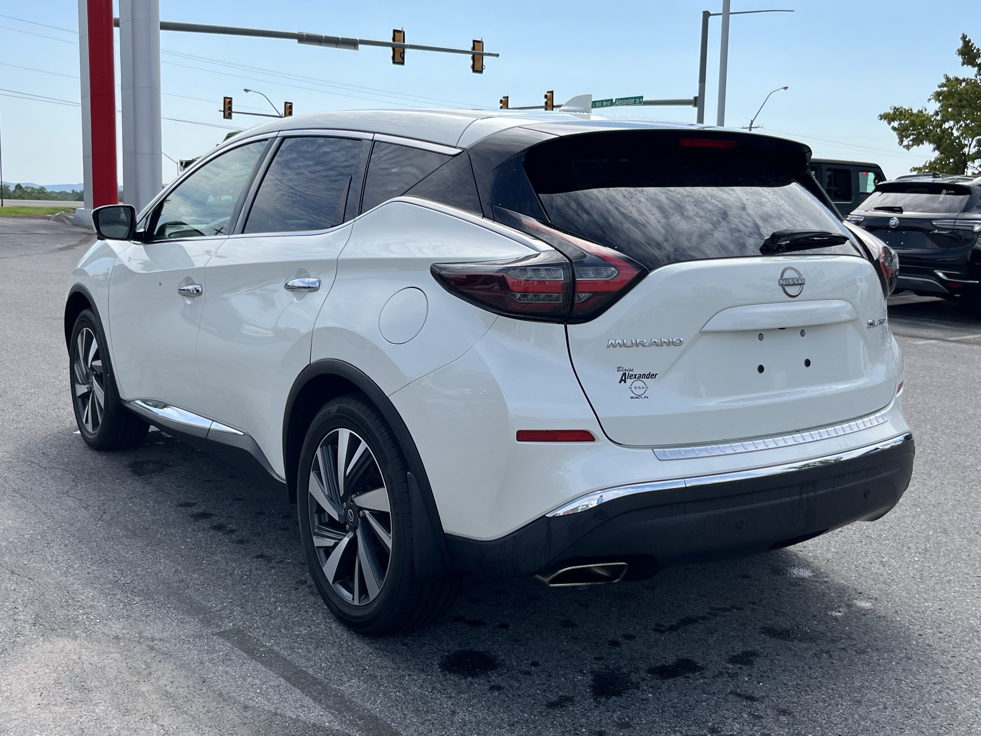 Used 2023 Nissan Murano SL w/ SL Moonroof Package AWD/4WD image 9