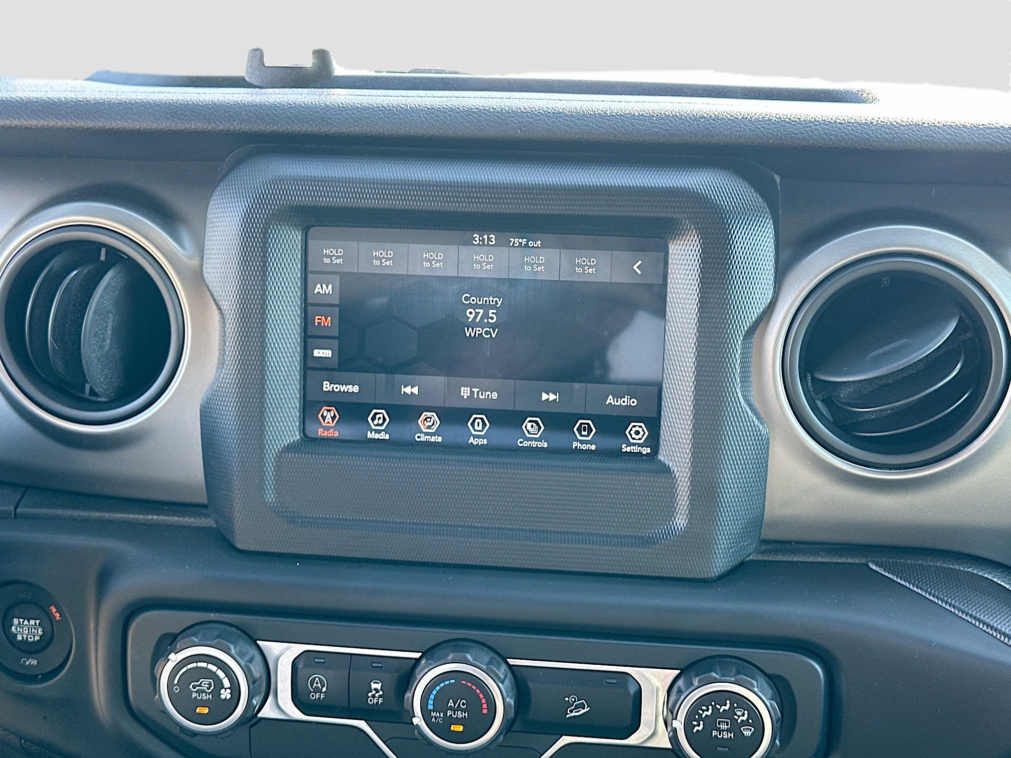 Used 2019 Jeep Wrangler Sport image 14