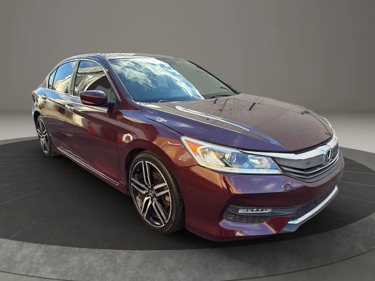 Used 2017 Honda Accord Sport image 3