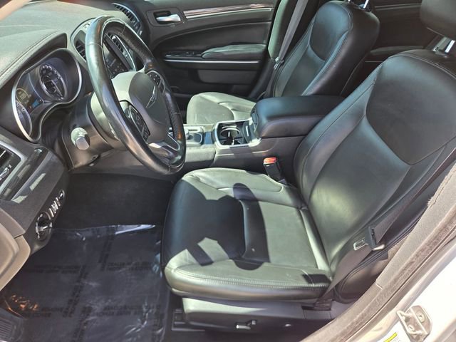 Used 2022 Chrysler 300 Touring L RWD image 10