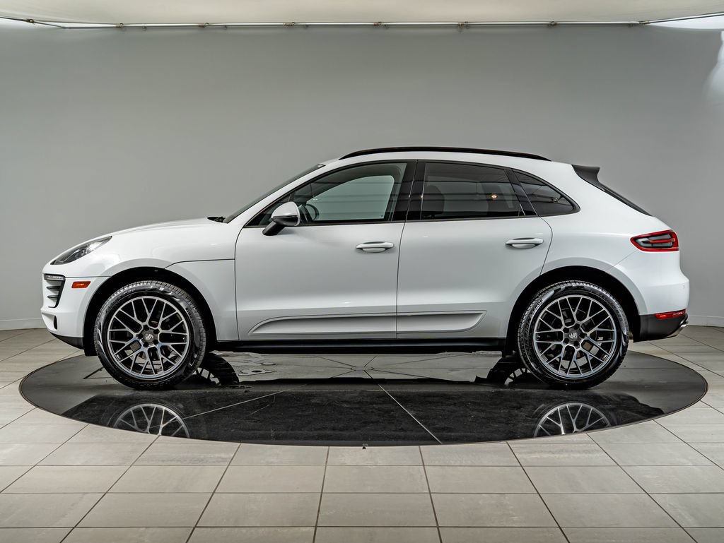 Used 2018 Porsche Macan AWD/4WD image 2