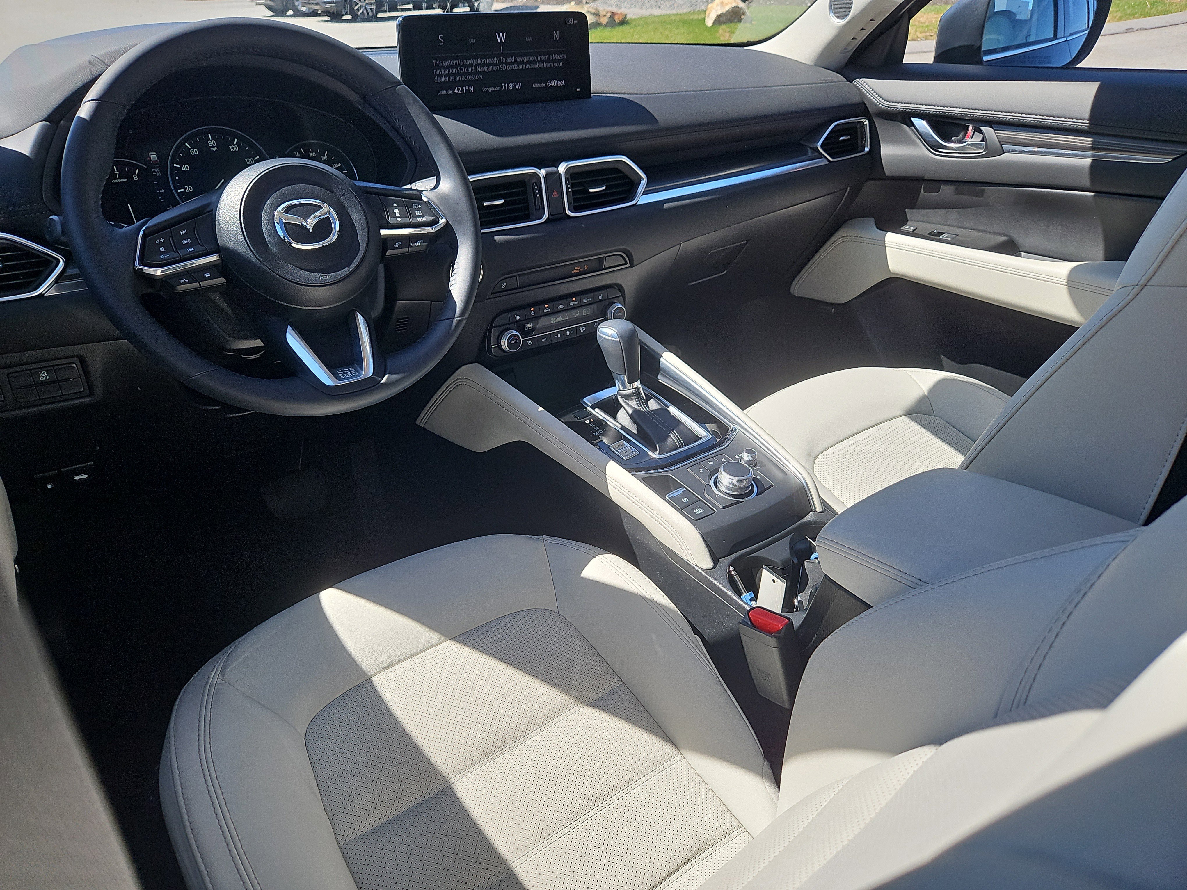 Used 2023 MAZDA CX-5 AWD 2.5 S w/ Premium Plus Pkg image 3