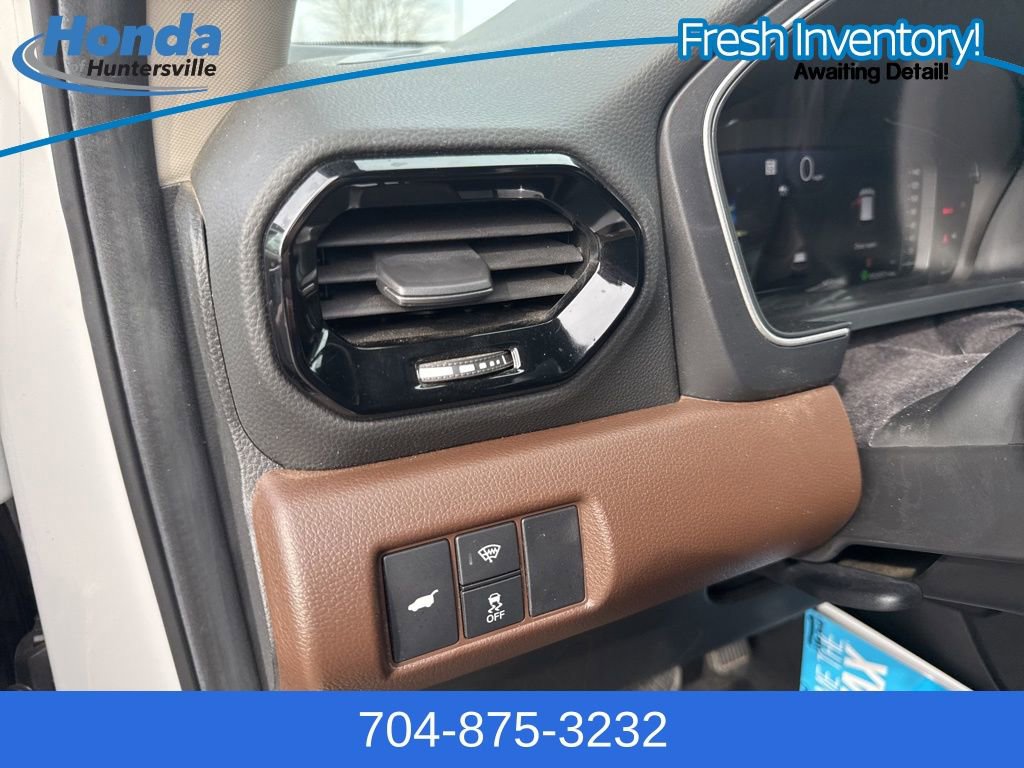 Used 2025 Honda Pilot Elite image 22